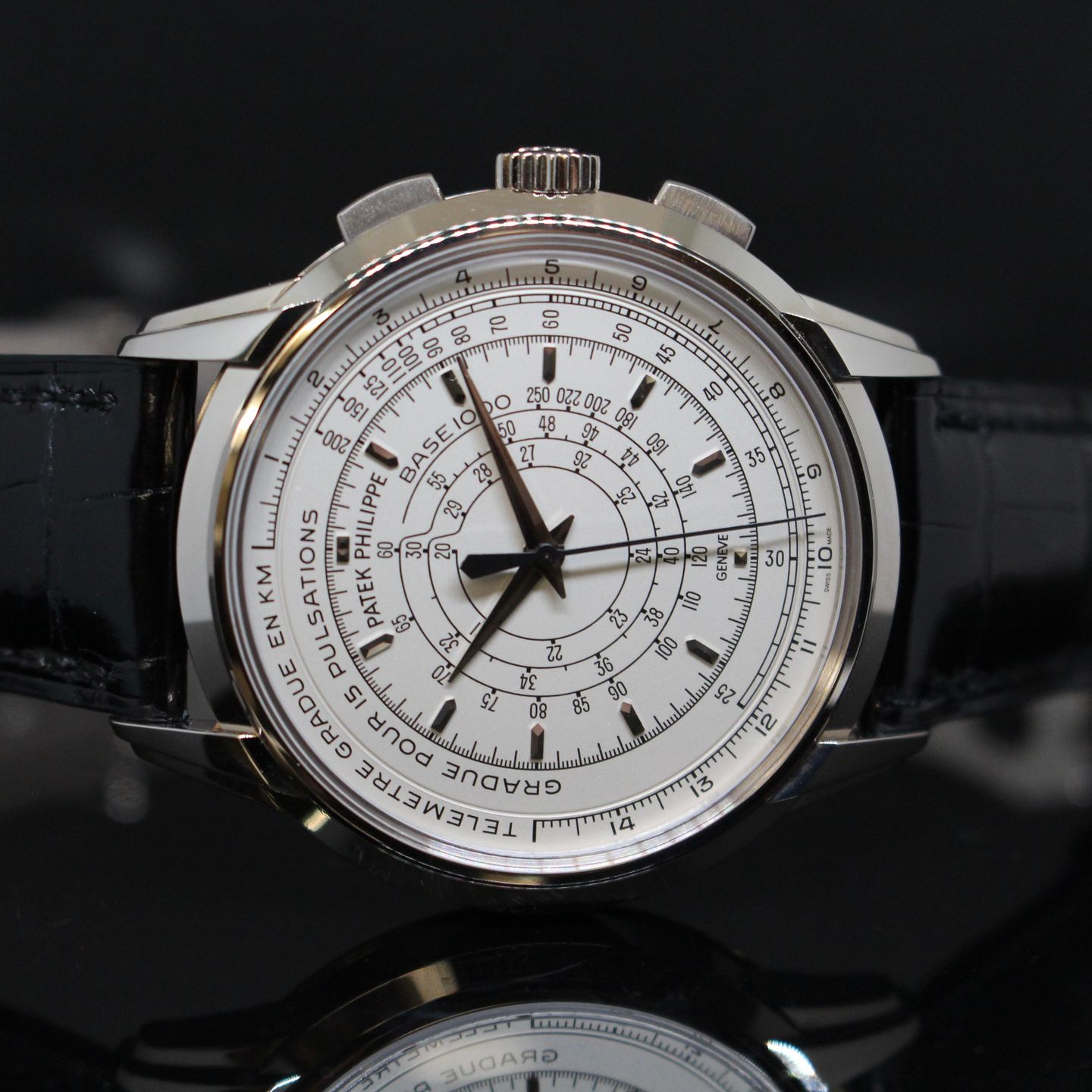 Patek Philippe Chronograph 5975G - (1/5)