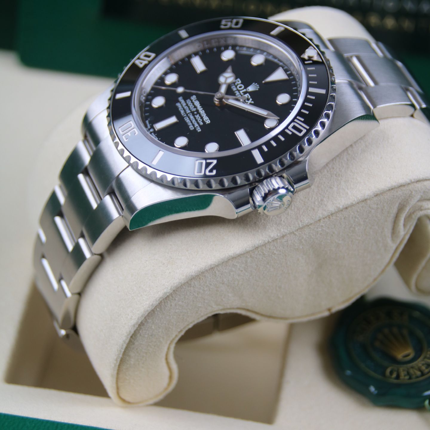 Rolex Submariner No Date 124060 (2025) - Black dial 41 mm Steel case (4/5)