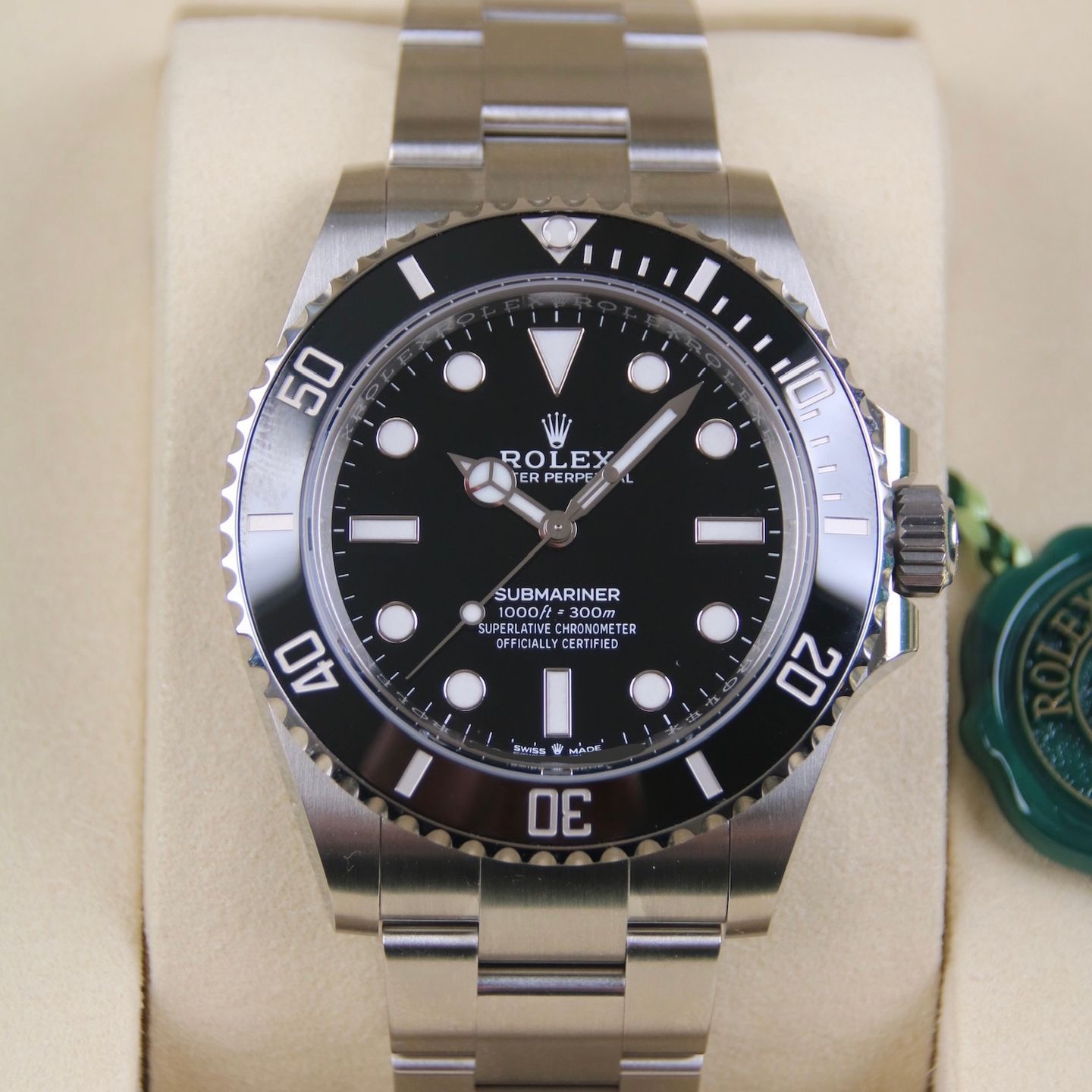Rolex Submariner No Date 124060 (2025) - Black dial 41 mm Steel case (2/5)