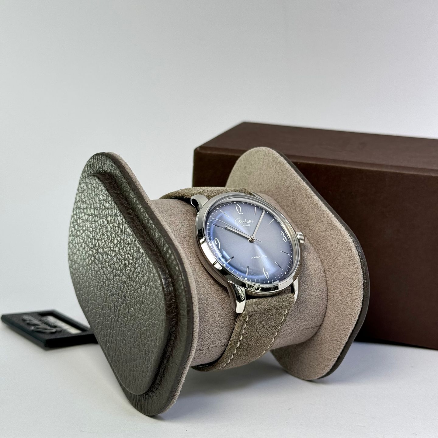 Glashütte Original Sixties 1-39-52-14-02-04 (2025) - Blue dial 39 mm Steel case (5/6)