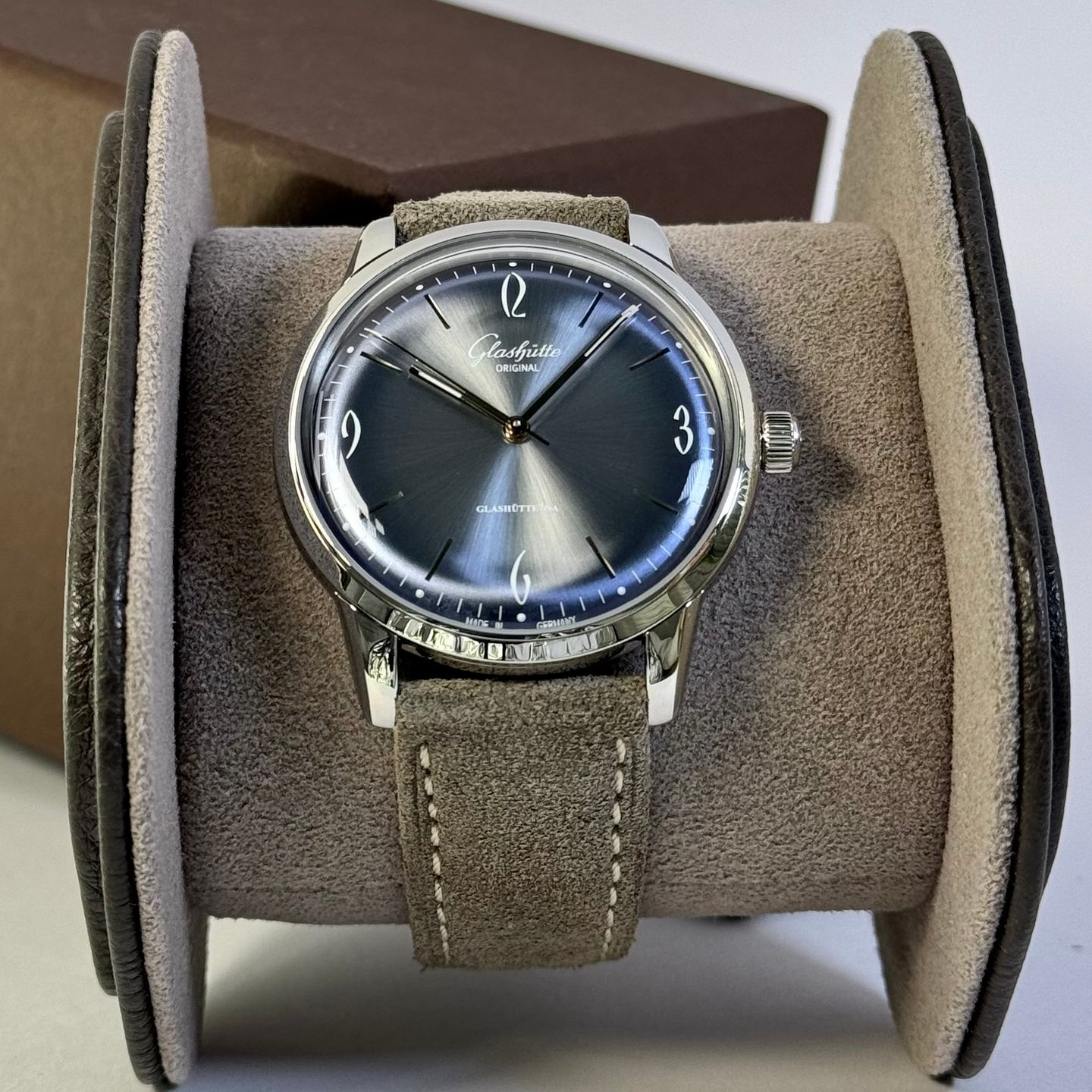 Glashütte Original Sixties 1-39-52-14-02-04 (2025) - Blue dial 39 mm Steel case (1/6)