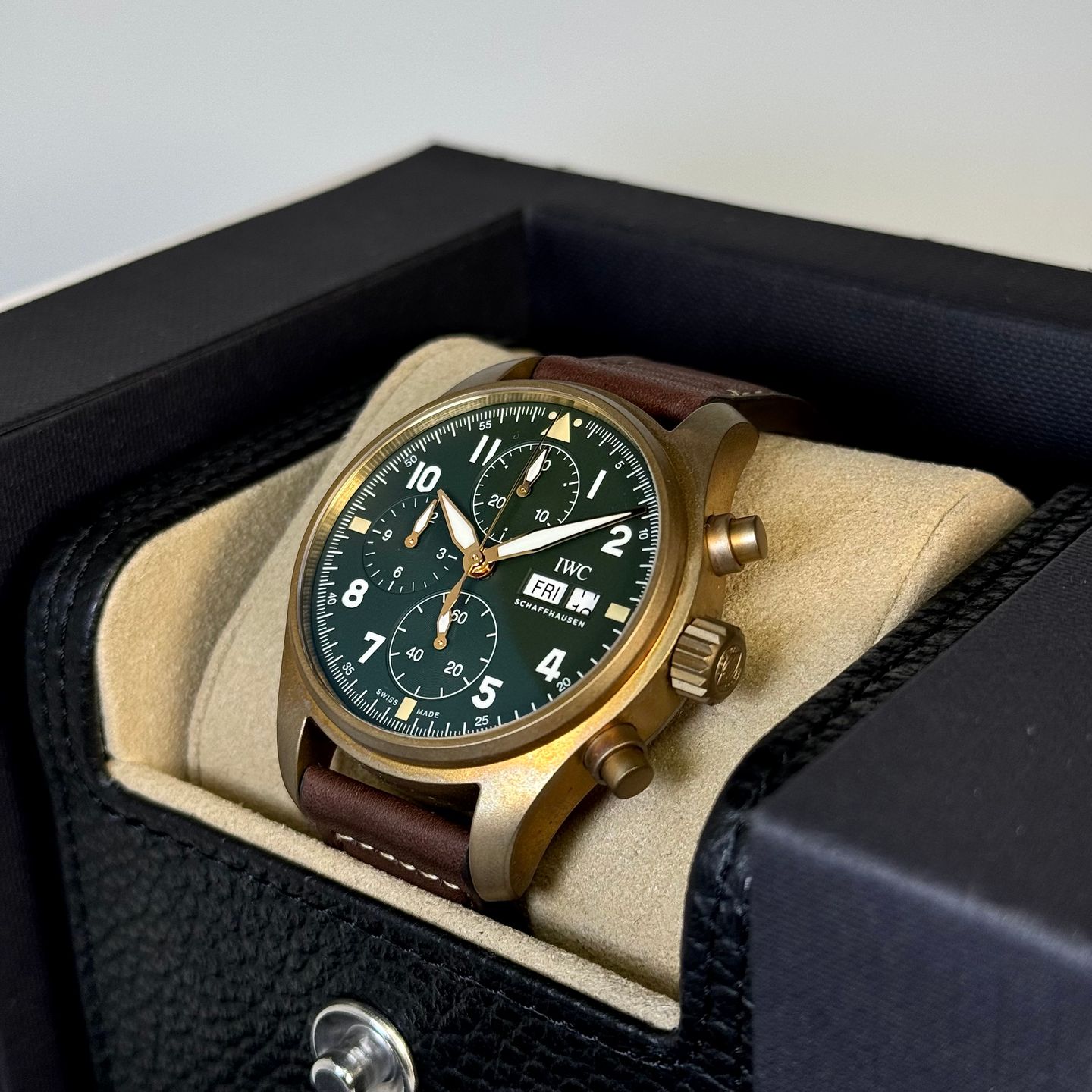 IWC Pilot Spitfire Chronograph IW387902 (2022) - Groen wijzerplaat 41mm Brons (6/8)