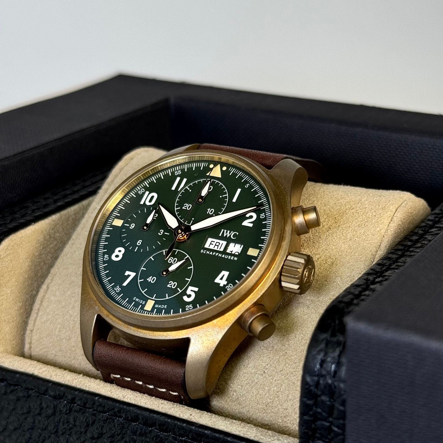 IWC Pilot Spitfire Chronograph IW387902 (2022) - Groen wijzerplaat 41mm Brons (4/8)