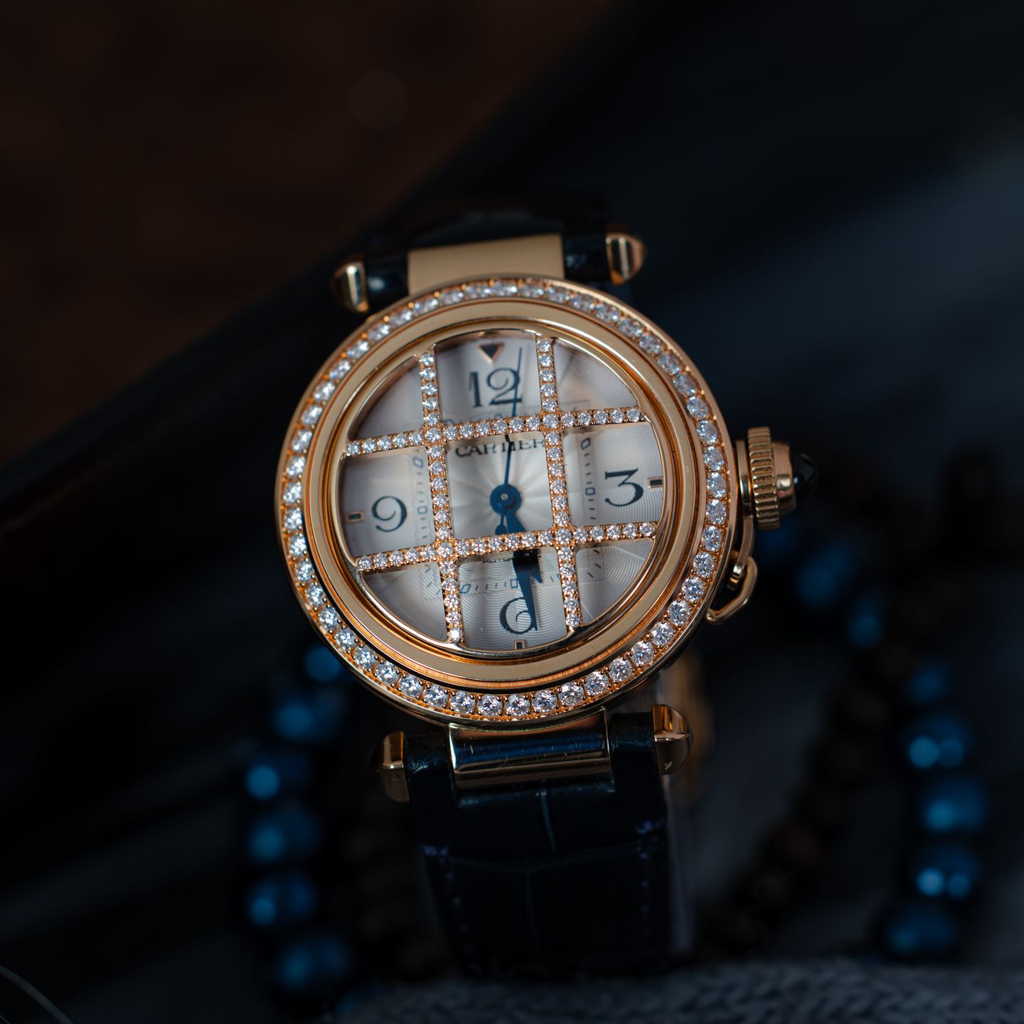 Cartier Pasha WJPA0012 (2021) - Silver dial 35 mm Rose Gold case (2/8)