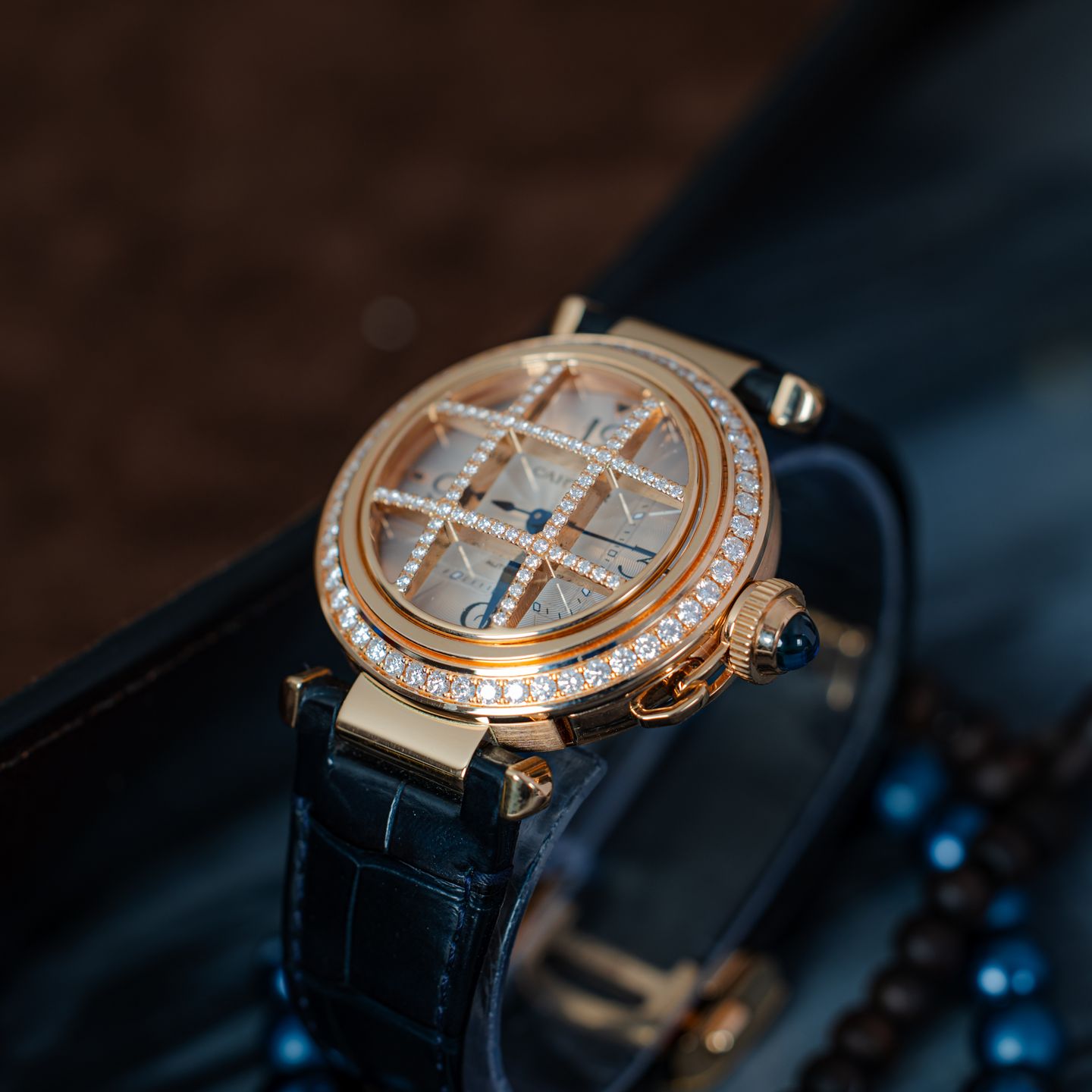 Cartier Pasha WJPA0012 (2021) - Silver dial 35 mm Rose Gold case (3/8)