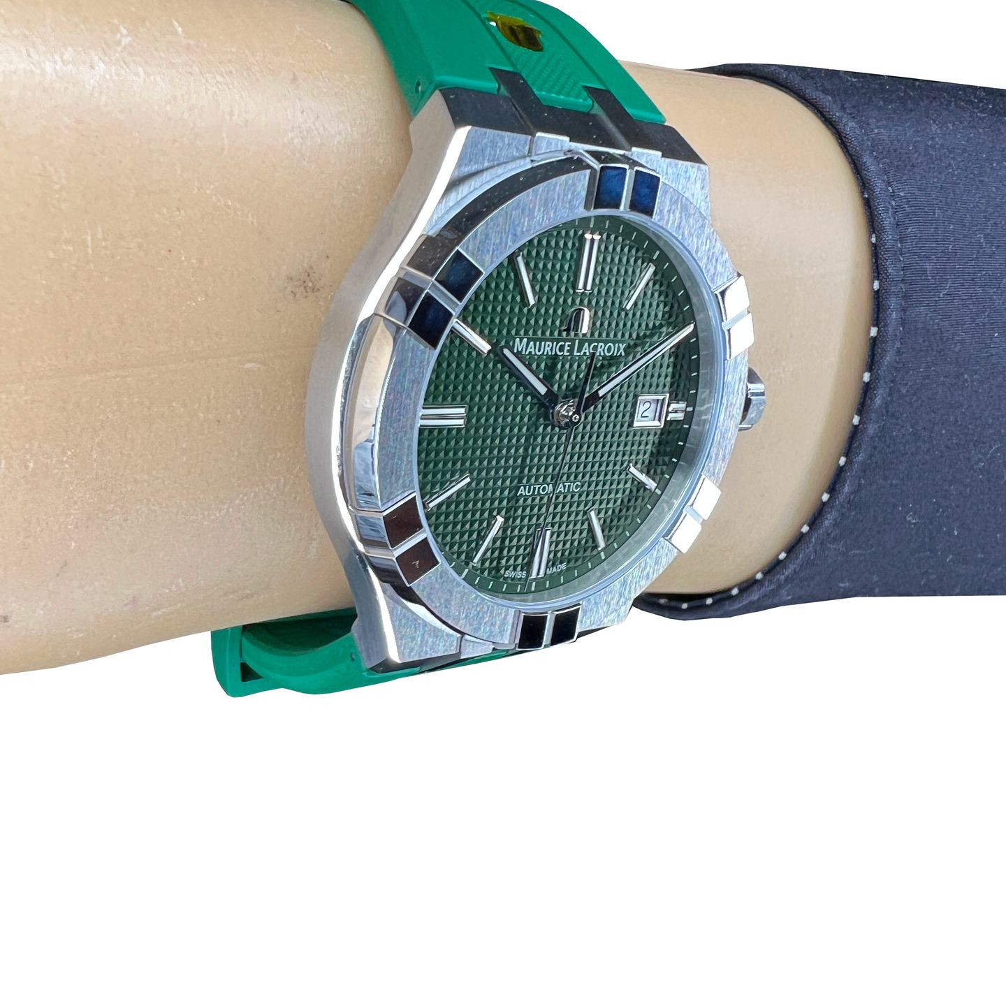 Maurice Lacroix Aikon AI6008-SS000-630-5 (2024) - Green dial 42 mm Steel case (5/8)