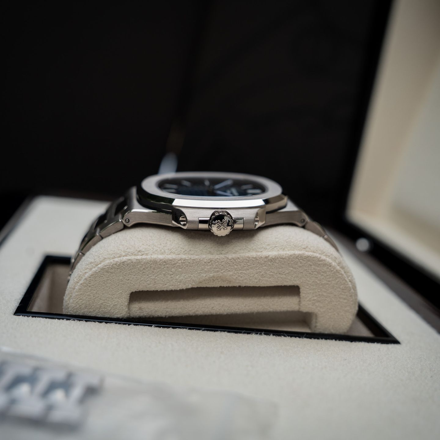 Patek Philippe Nautilus 5811 - (5/8)