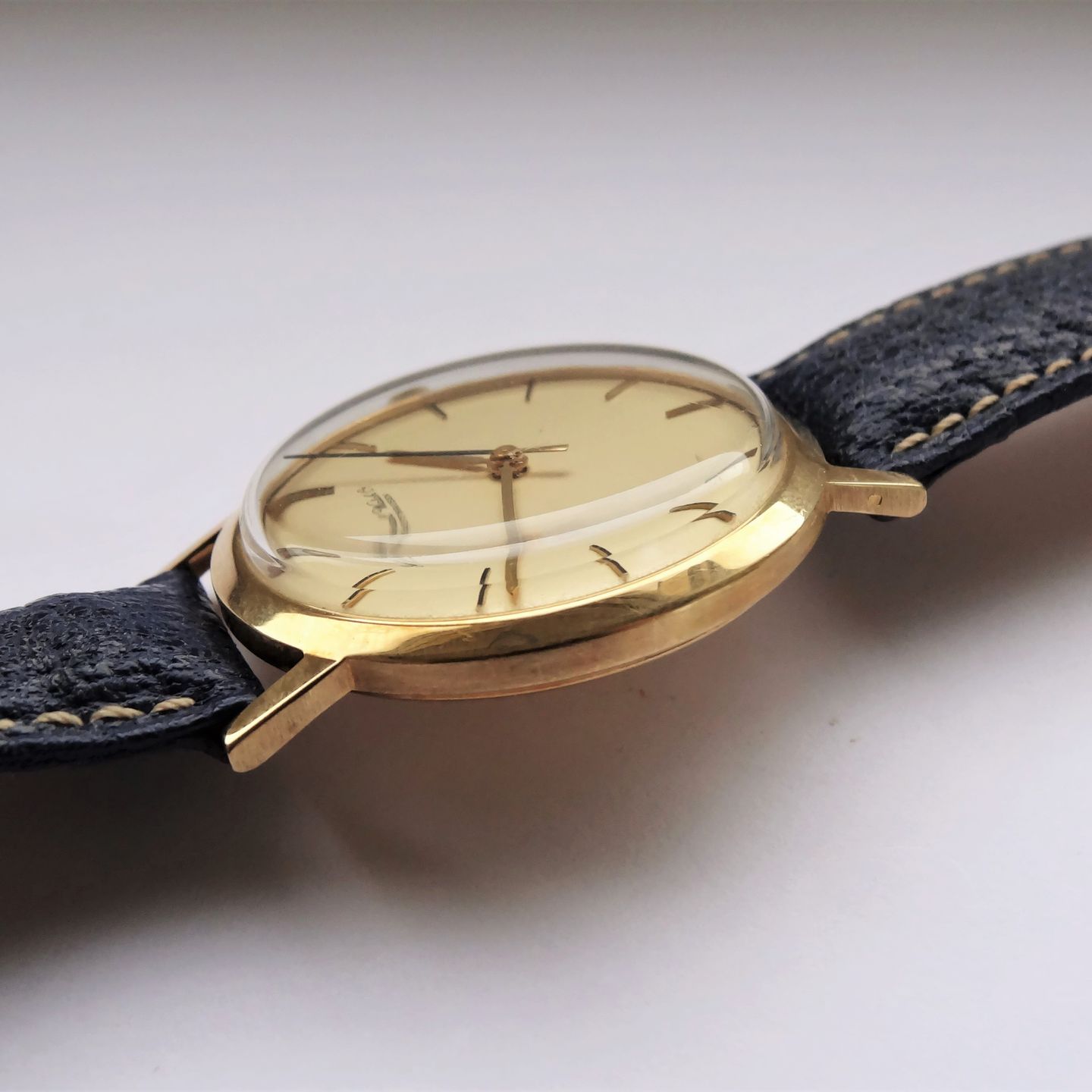 IWC Vintage 1420 (1934) - Champagne dial 34 mm Yellow Gold case (5/7)