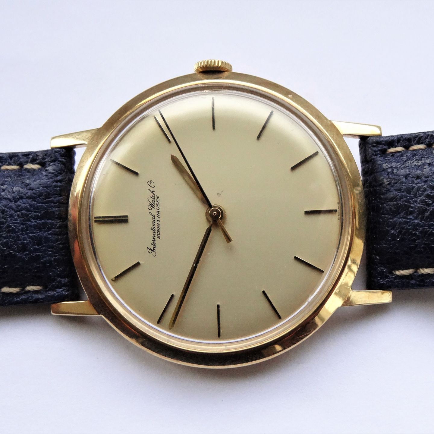 IWC Vintage 1420 (1934) - Champagne dial 34 mm Yellow Gold case (2/7)