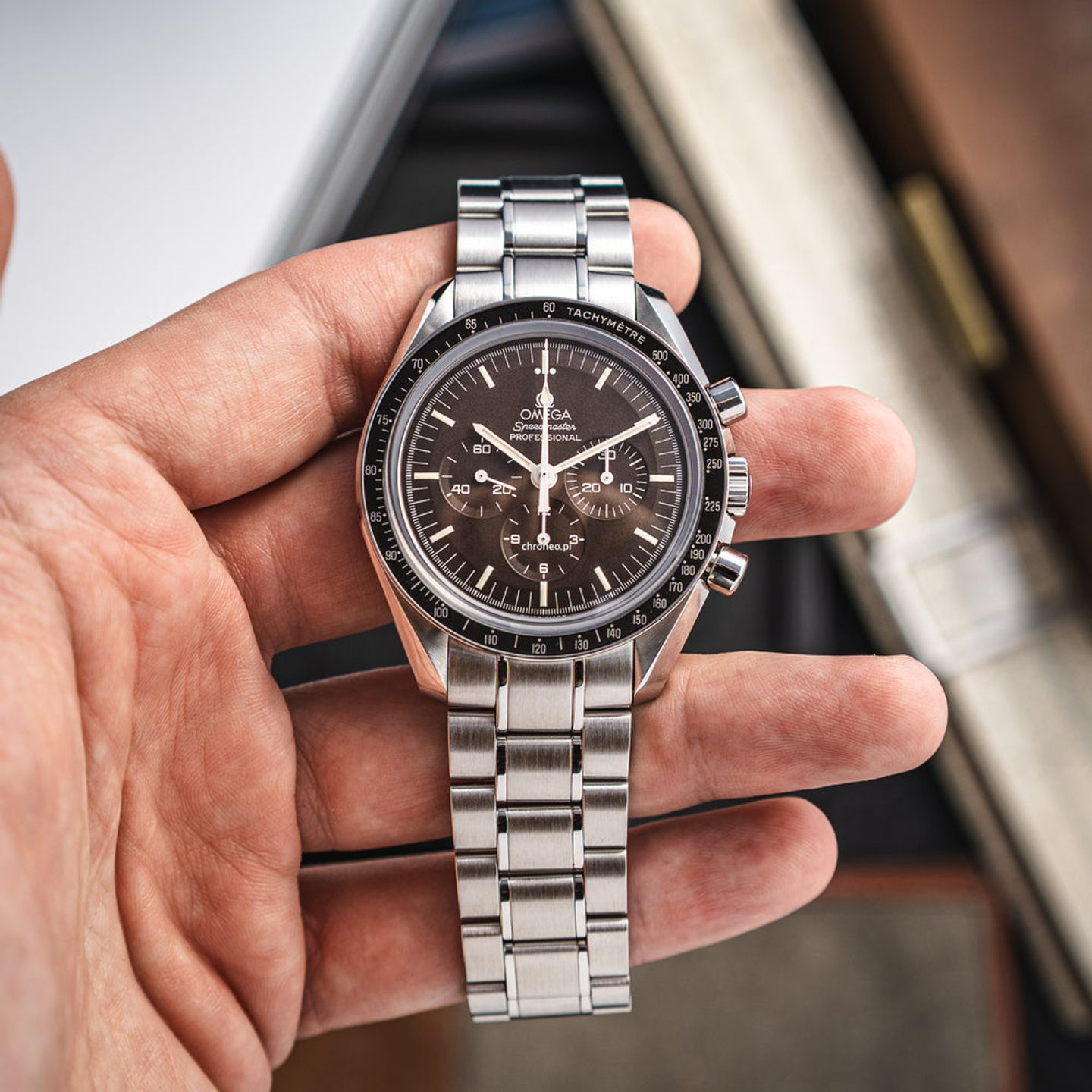 Omega Speedmaster Professional Moonwatch 311.30.42.30.13.001 (2011) - Brown dial 42 mm Steel case (5/8)