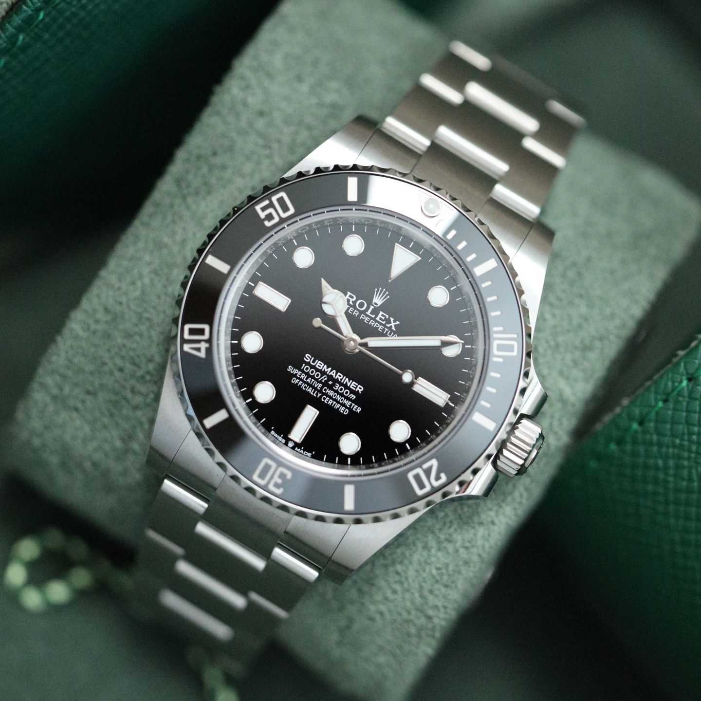 Rolex Submariner No Date 124060 (2025) - Black dial 41 mm Steel case (2/3)