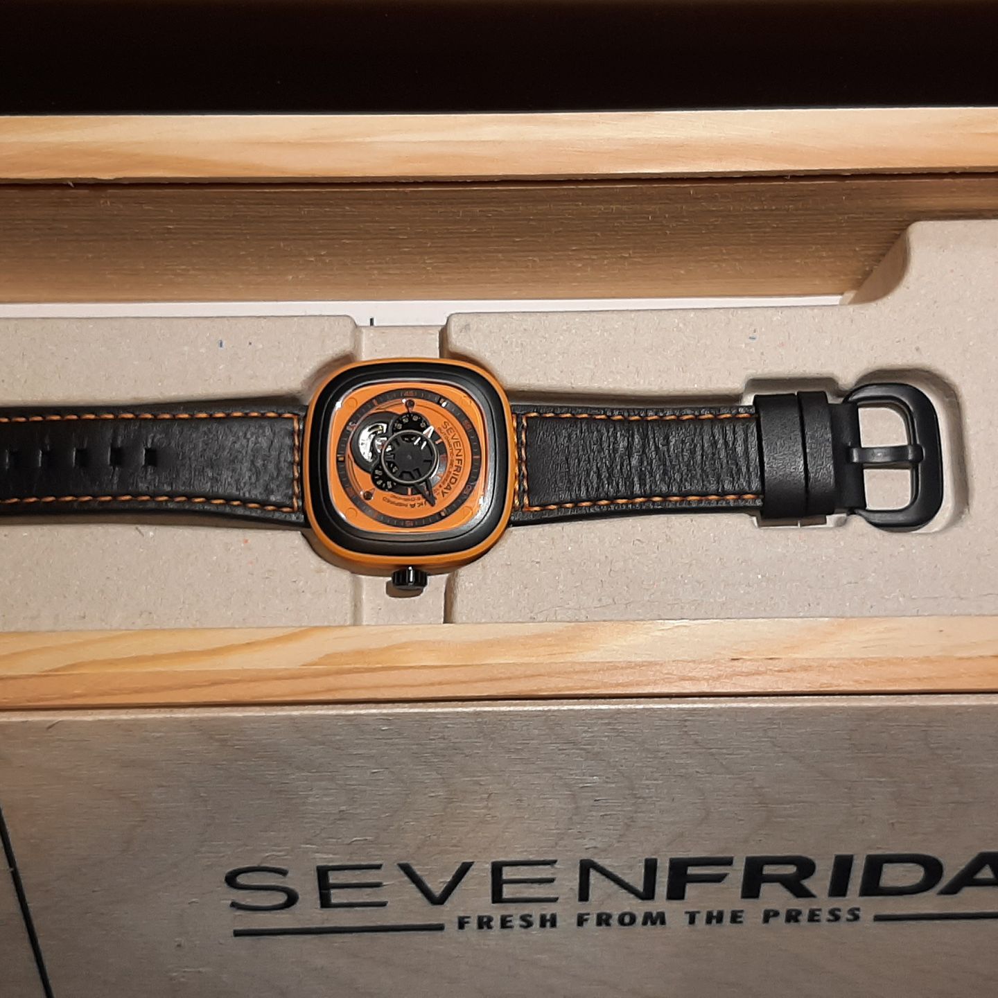 SevenFriday P1-3 SF-P1/03-F0248 (2015) - Orange dial 47 mm Steel case (8/8)