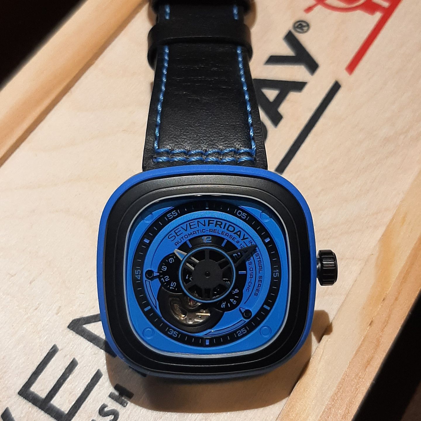 SevenFriday P1-4 SF-P1/04-D0508 (2015) - Blue dial 47 mm Steel case (5/8)