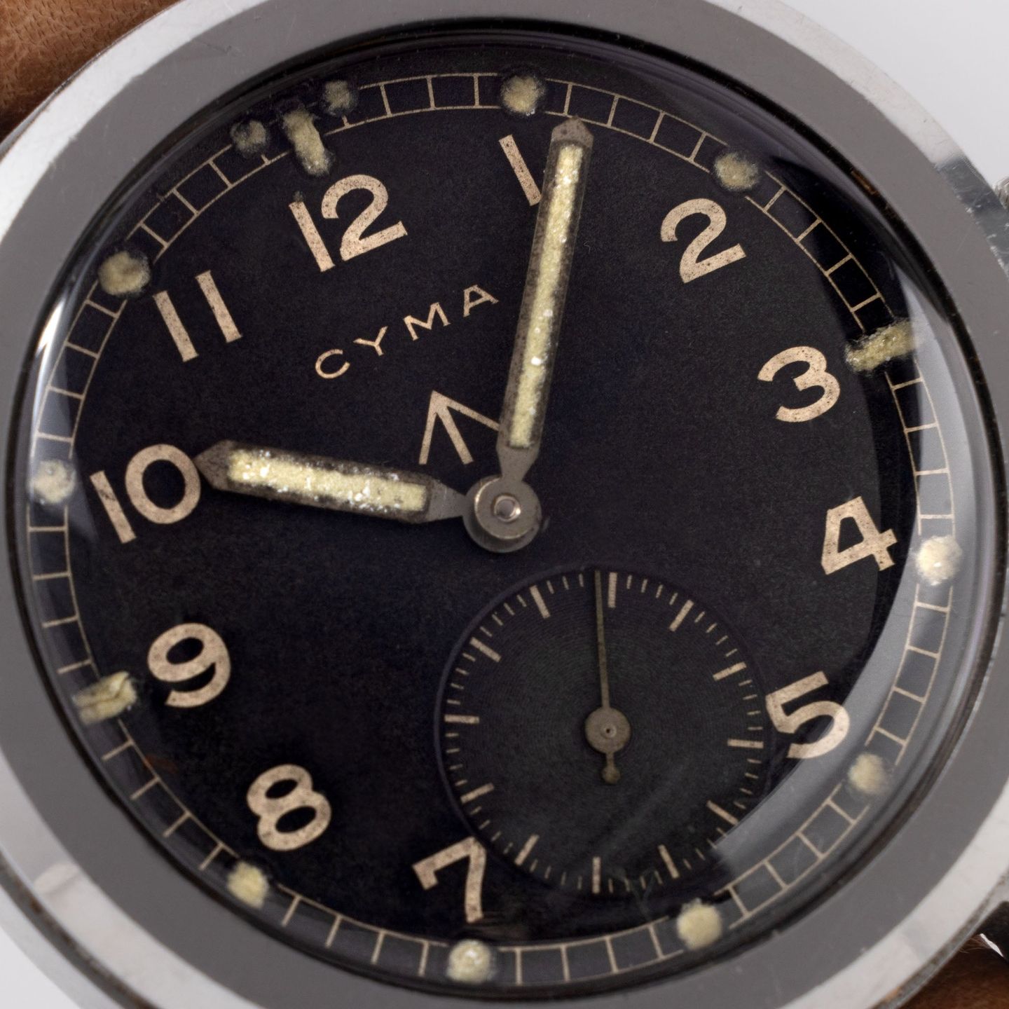 Cyma Vintage Unknown (1940) - Black dial 38 mm Unknown case (1/6)