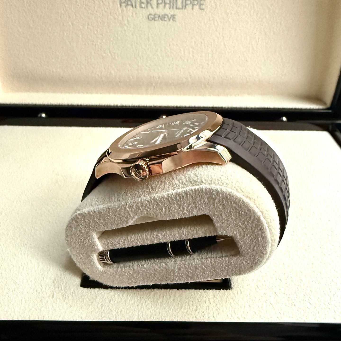 Patek Philippe Aquanaut 5167R (2023) - Brown dial 40 mm Rose Gold case (11/14)