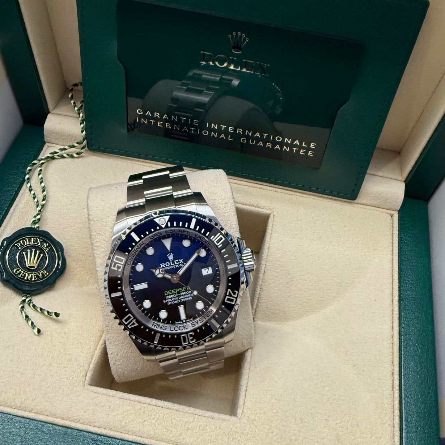 Rolex Sea-Dweller Deepsea 136660 (2024) - 44 mm Steel case (2/6)