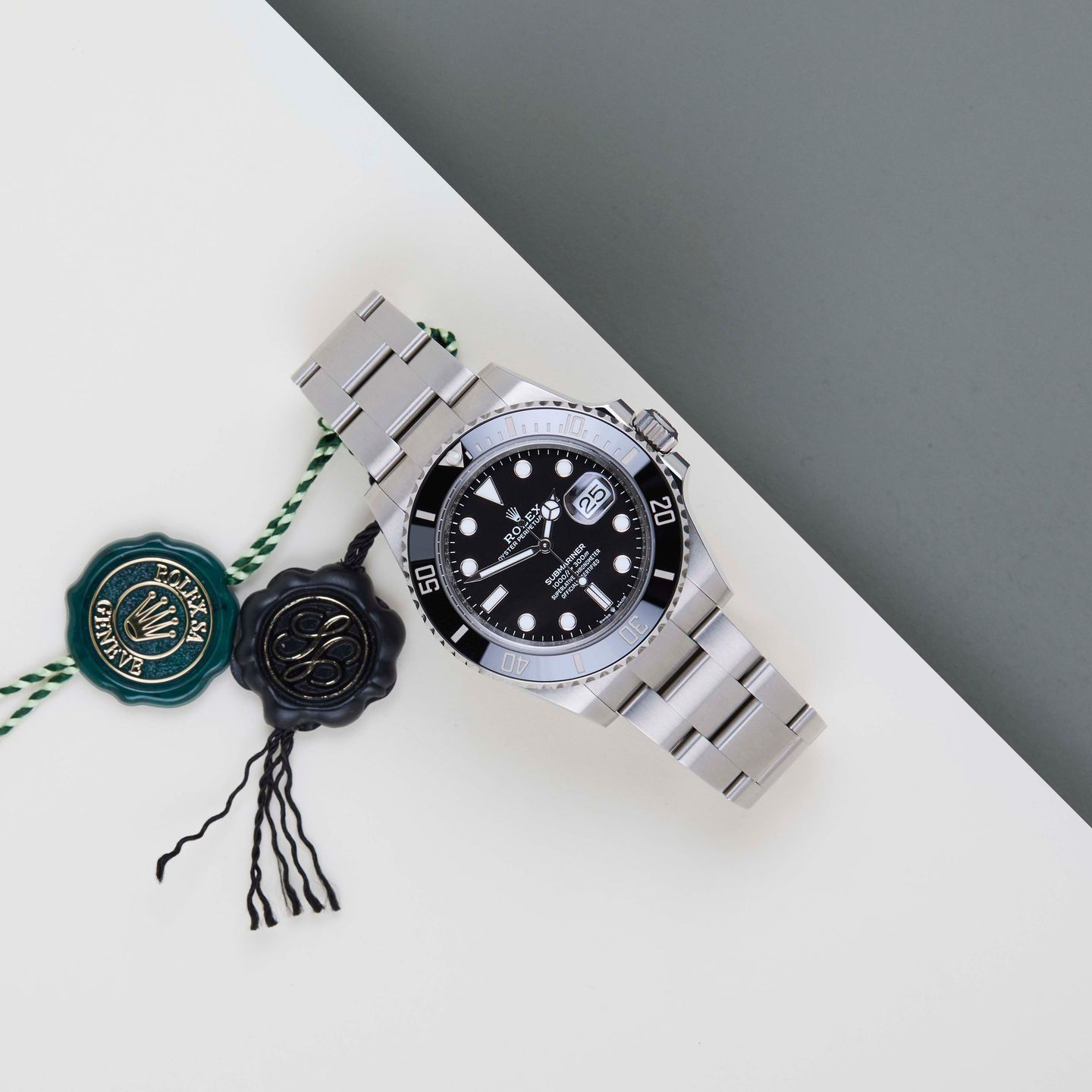 Rolex Submariner Date 126610LN (2025) - Black dial 41 mm Steel case (2/8)