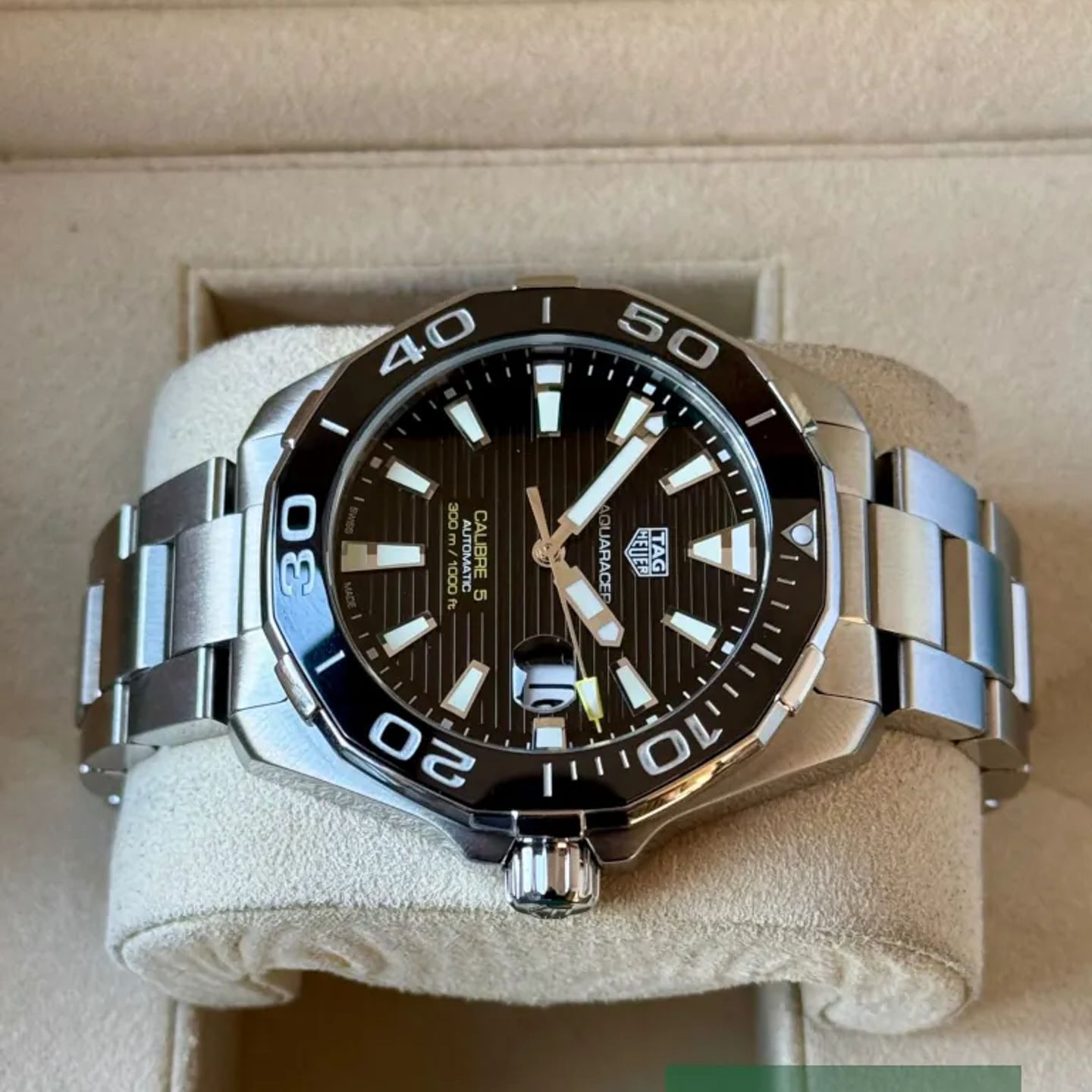 TAG Heuer Aquaracer 300M WAY201A (2019) - Black dial 43 mm Steel case (4/7)