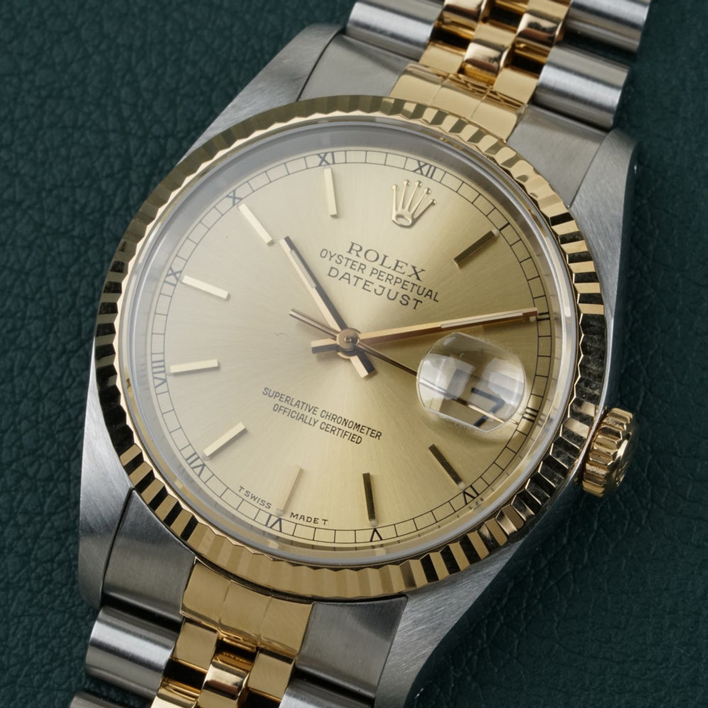 Rolex Datejust 36 16233 (1990) - 36 mm Gold/Steel case (2/8)