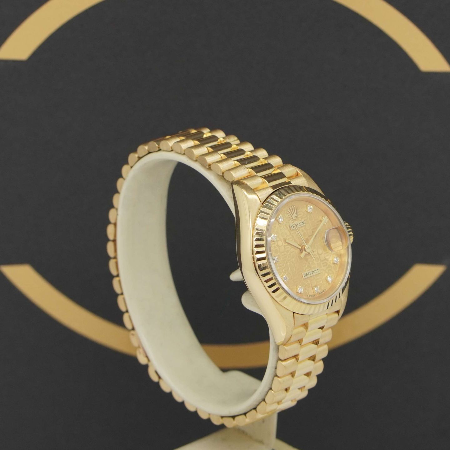 Rolex Lady-Datejust 69178 (1992) - Gold dial 26 mm Yellow Gold case (2/7)