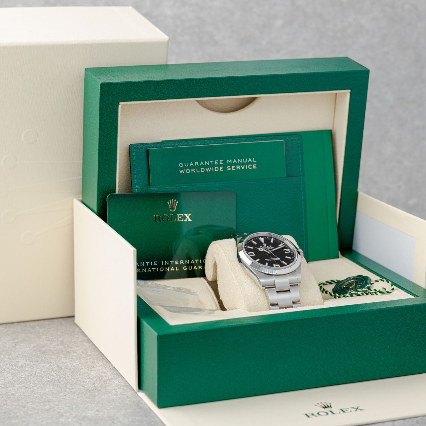 Rolex Explorer 224270 (2025) - Black dial 40 mm Steel case (3/8)