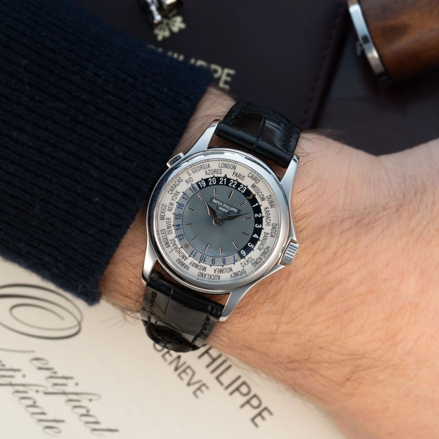 Patek Philippe World Time 5110 - (2/8)