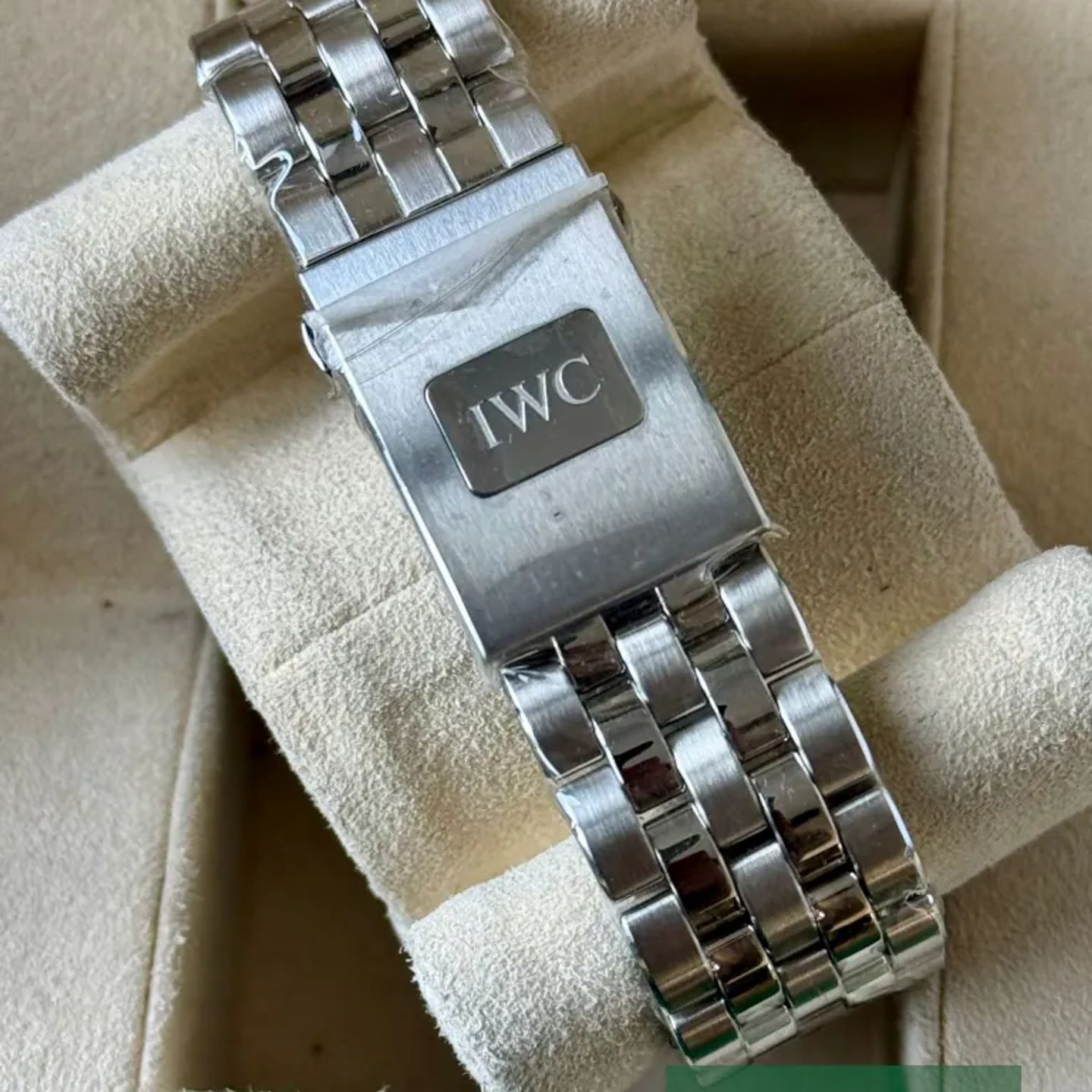 IWC Pilot Chronograph IW388113 (2026) - Black dial 41 mm Steel case (6/7)