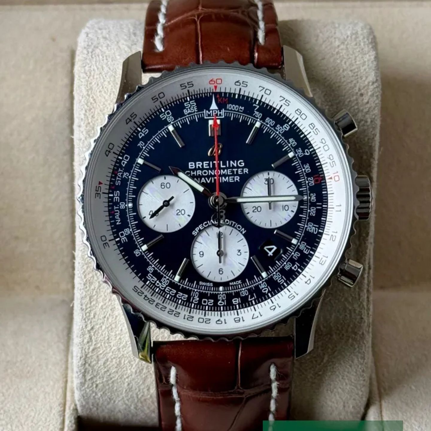 Breitling Navitimer 1 B01 Chronograph AB0121211B3A1 - (2/8)