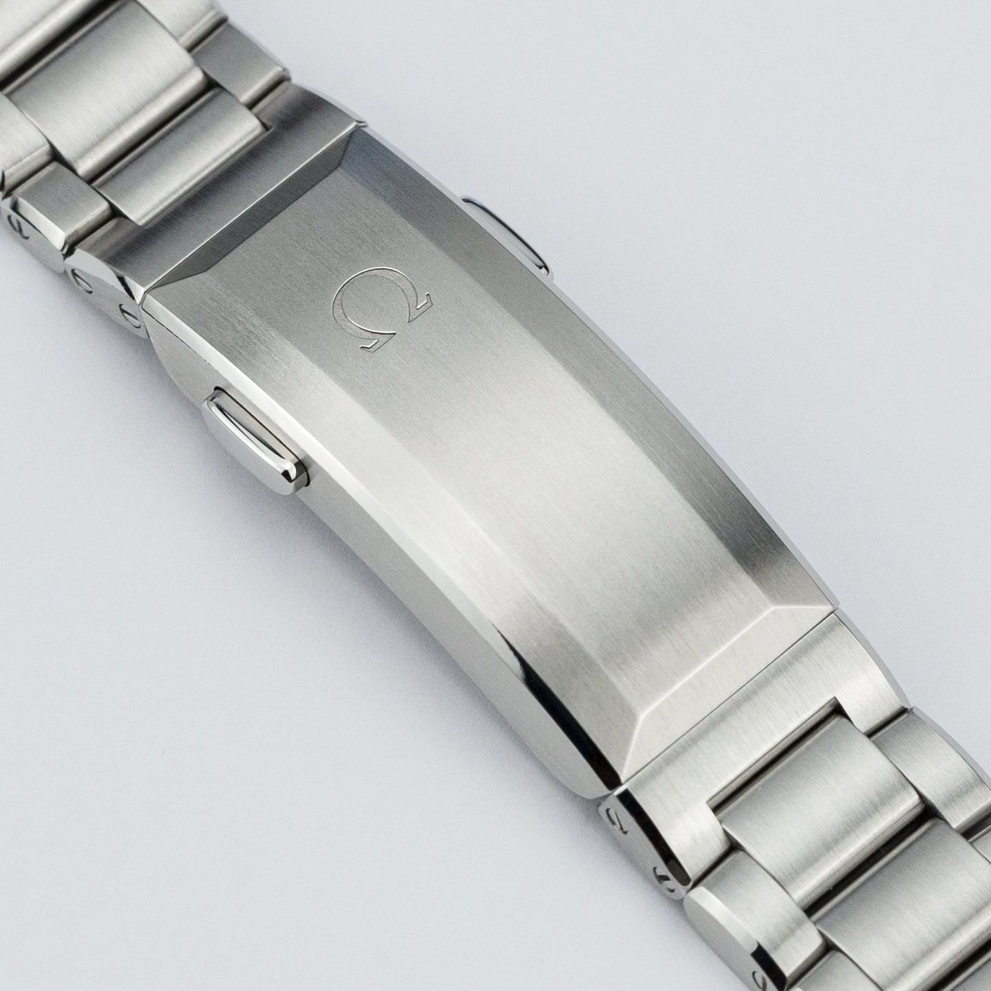 Omega Seamaster Planet Ocean 215.30.46.21.06.001 - (8/8)