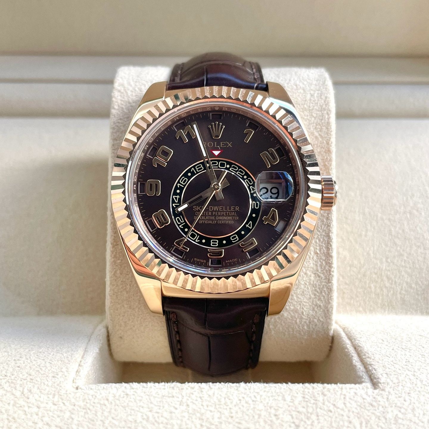 Rolex Sky-Dweller 326135 (2013) - Brown dial 42 mm Rose Gold case (1/7)