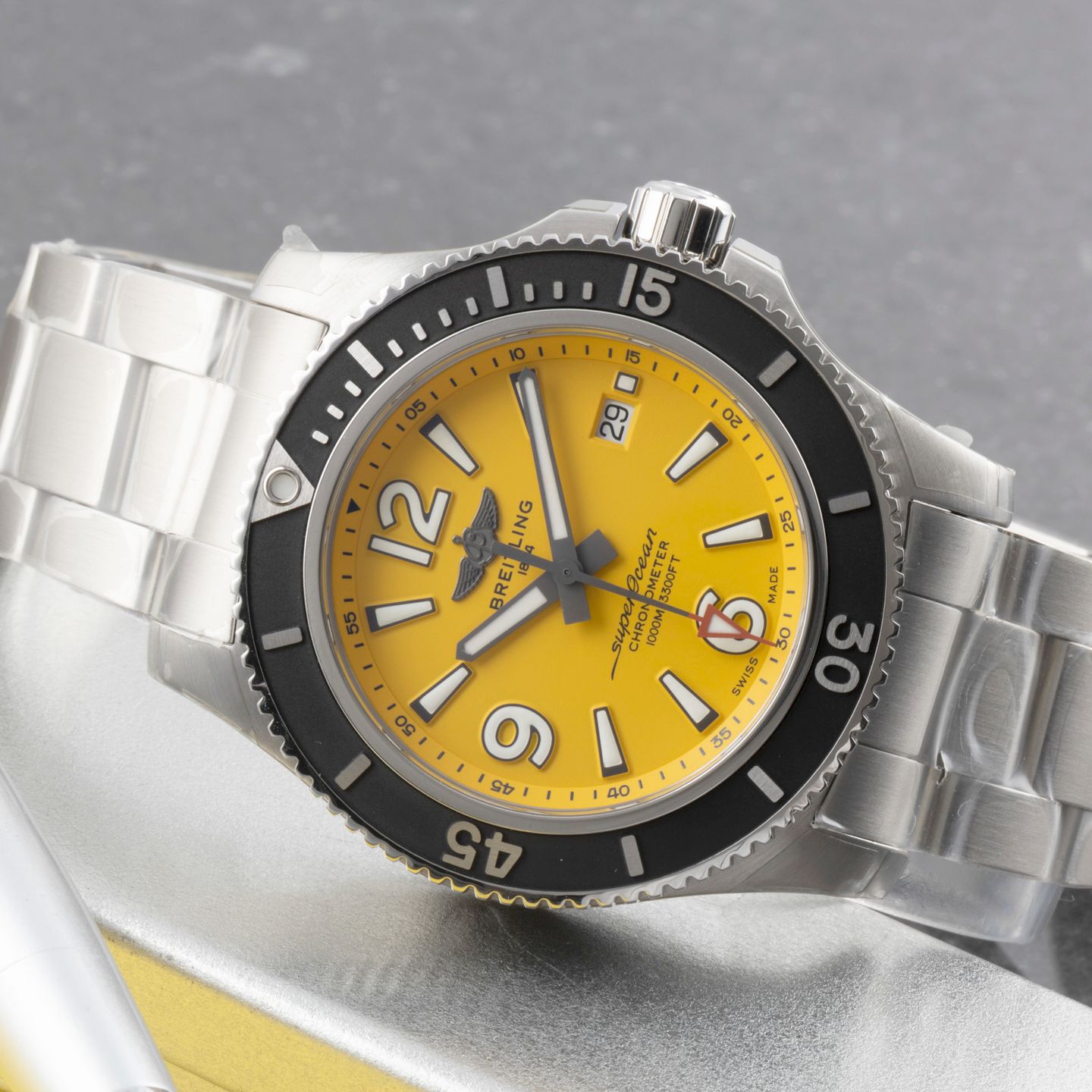 Breitling Superocean 44 A17367021I1A1 (Unknown (random serial)) - Yellow dial 44 mm Steel case (2/8)