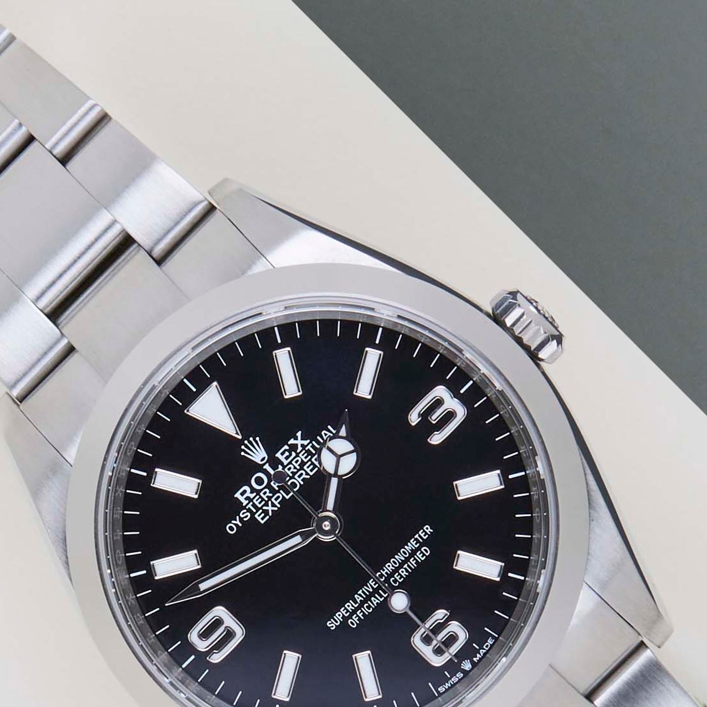 Rolex Explorer 124270 - (3/8)