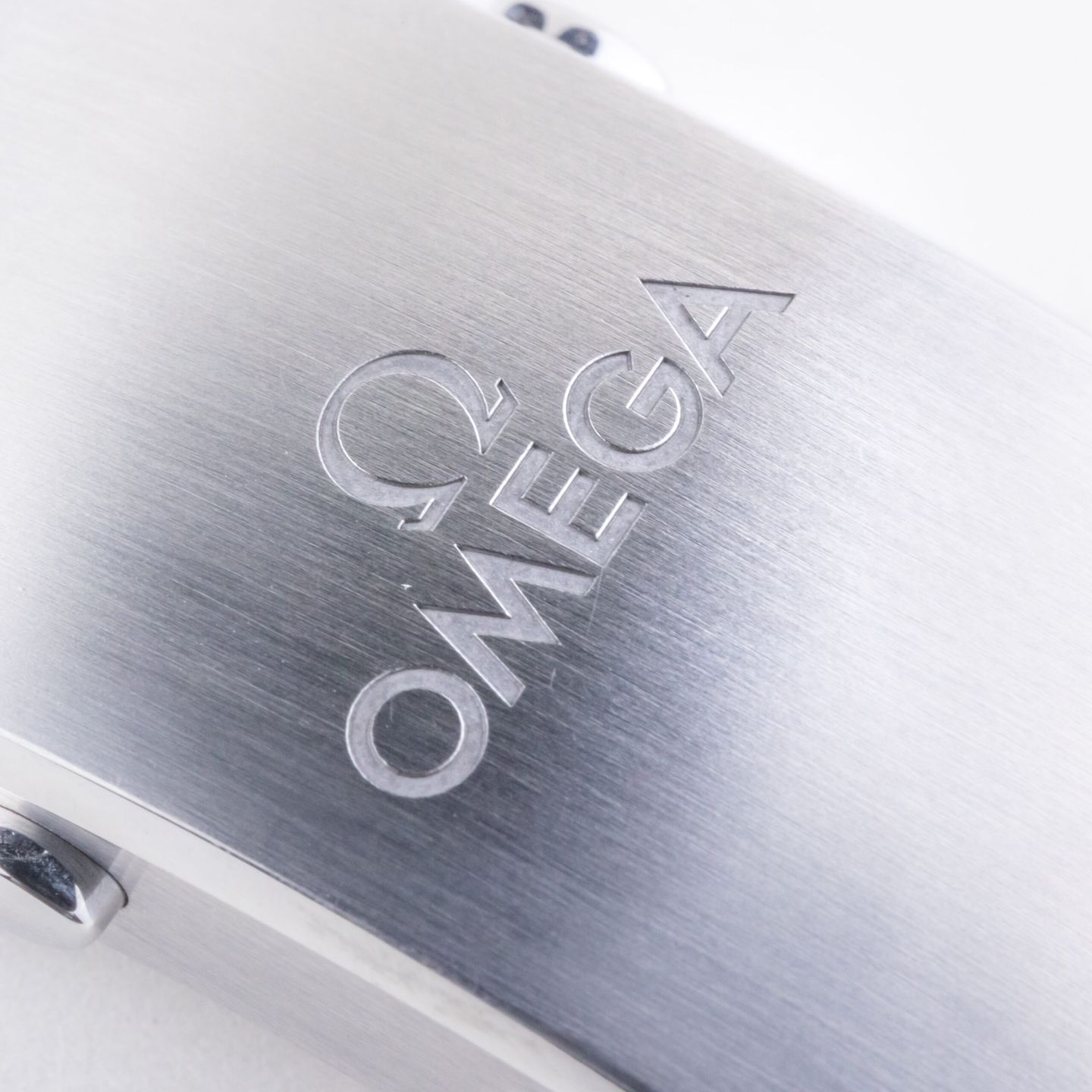 Omega Seamaster Diver 300 M 210.30.42.20.04.002 (2021) - White dial 42 mm Steel case (7/8)