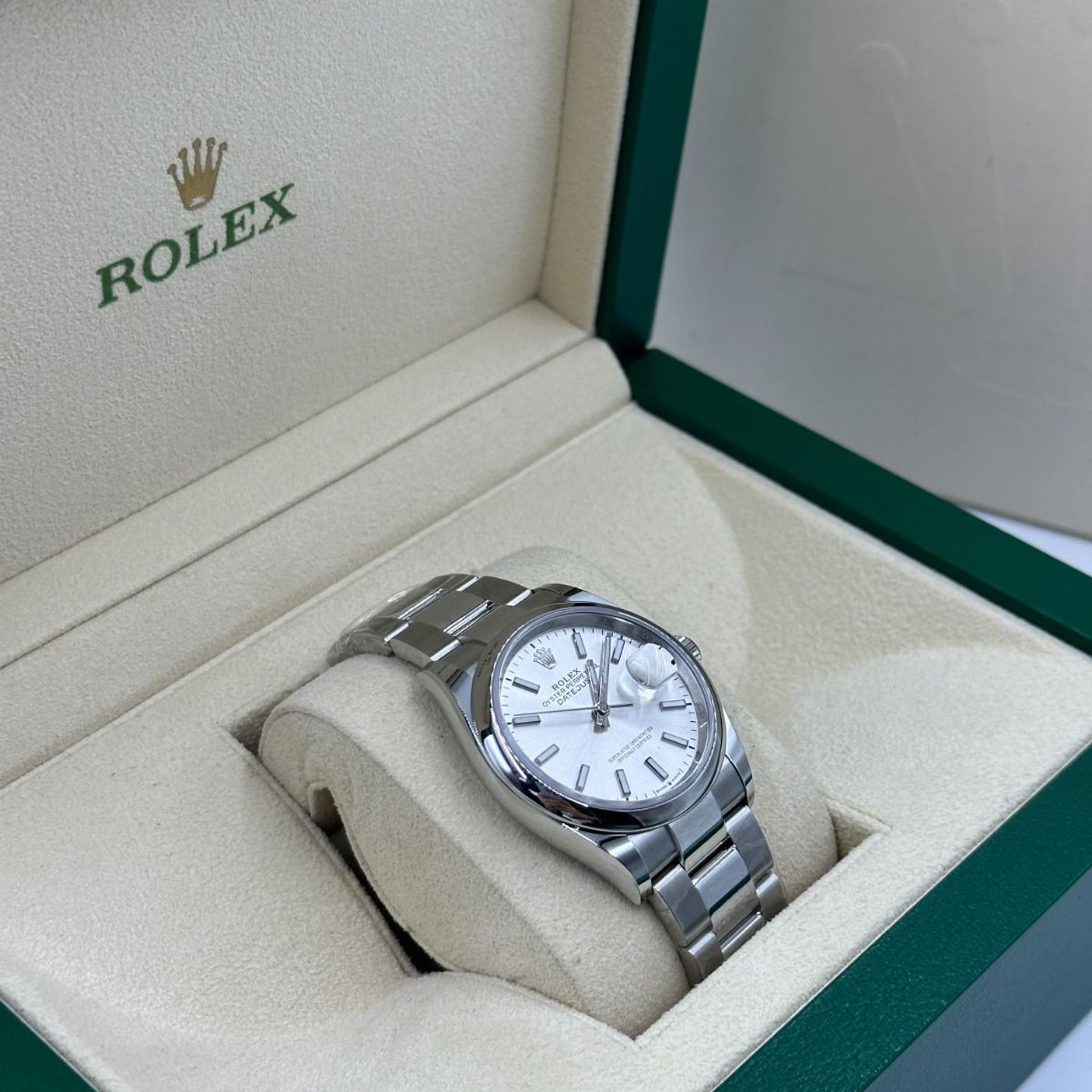 Rolex Datejust 36 126200 (2024) - Zilver wijzerplaat 36mm Staal (3/8)