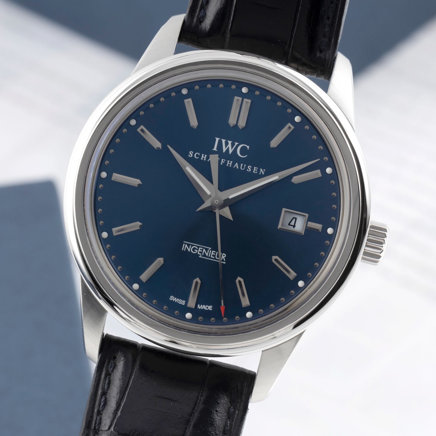 IWC Ingenieur Automatic IW323310 (Unknown (random serial)) - Blue dial 43 mm Steel case (3/8)