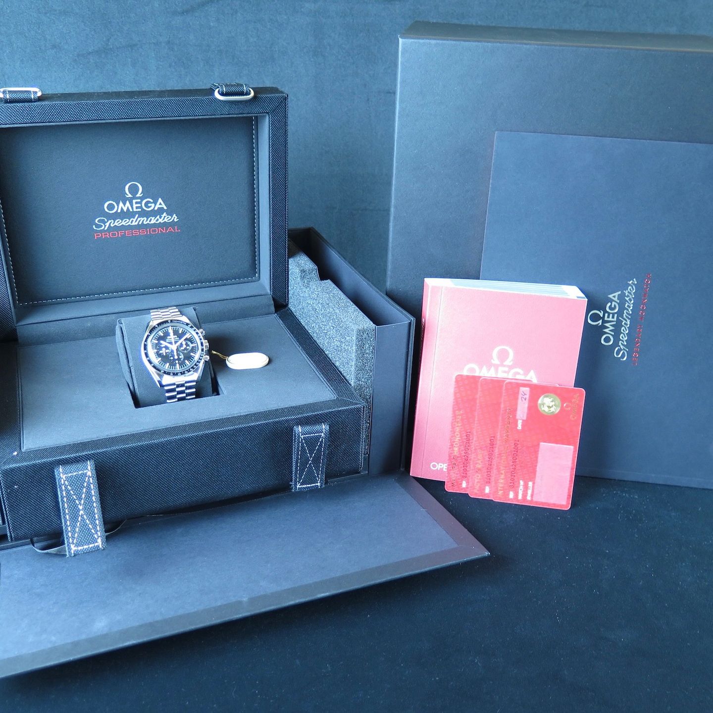 Omega Speedmaster Professional Moonwatch 310.30.42.50.01.001 (2024) - Zwart wijzerplaat 42mm Staal (8/8)