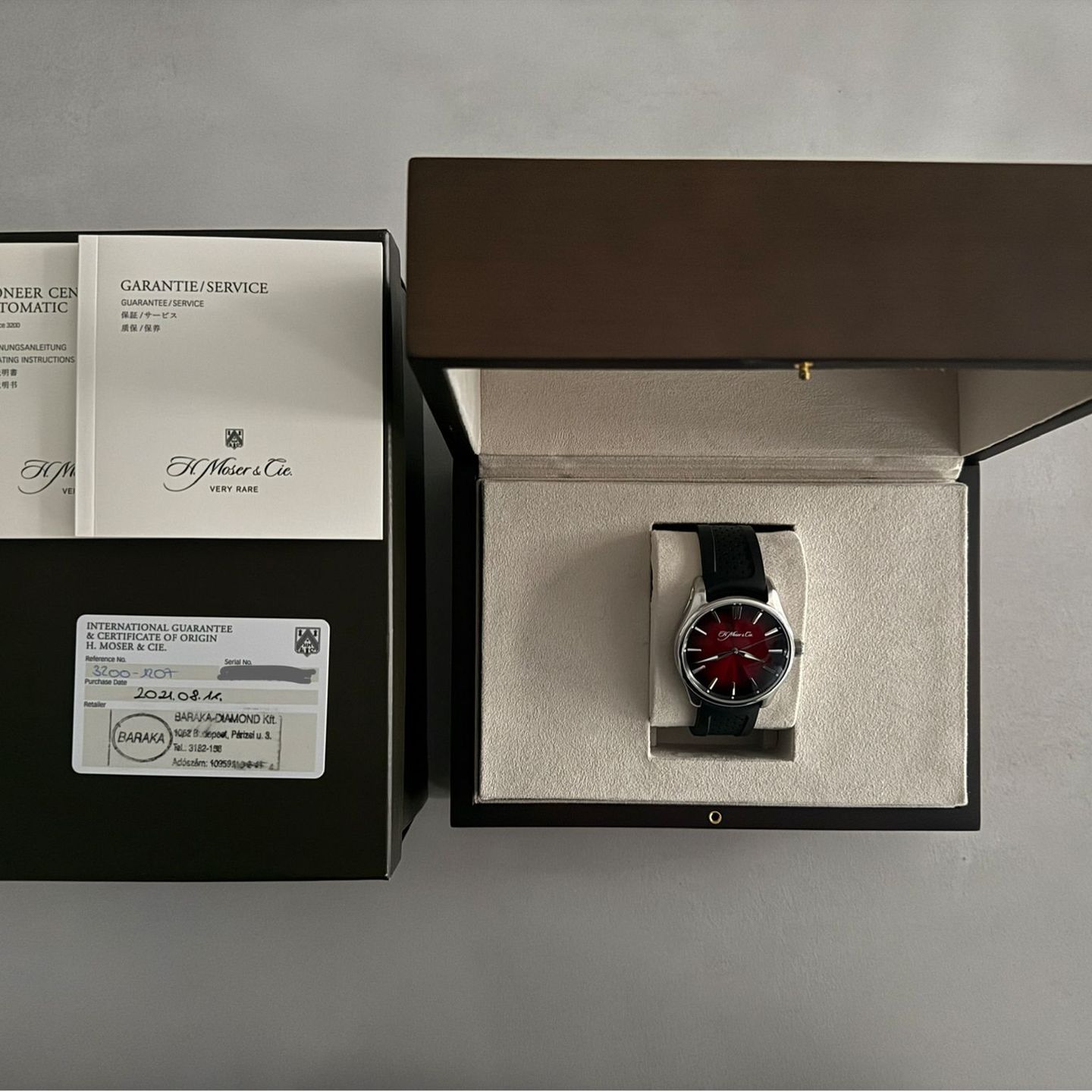 H. Moser & Cie. Pioneer 3200-1207 - (2/7)