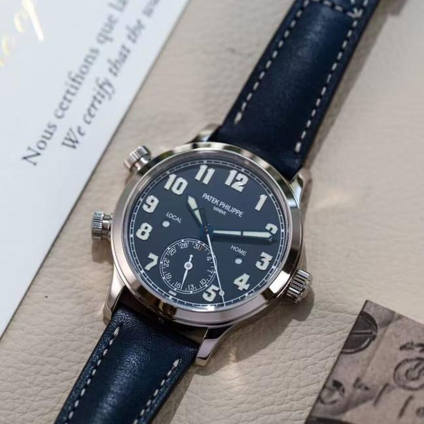 Patek Philippe Calatrava 7234G-001 (2026) - Blue dial 38 mm White Gold case (1/9)