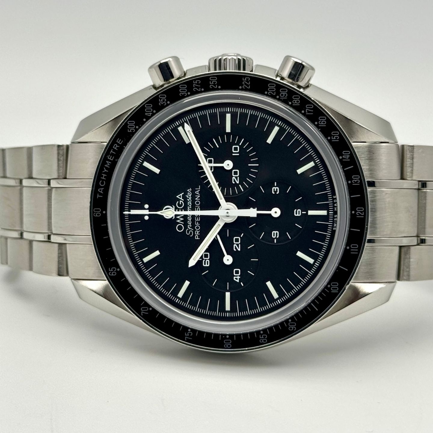 Omega Speedmaster Professional Moonwatch 311.30.42.30.01.006 (2017) - Black dial 42 mm Steel case (2/10)