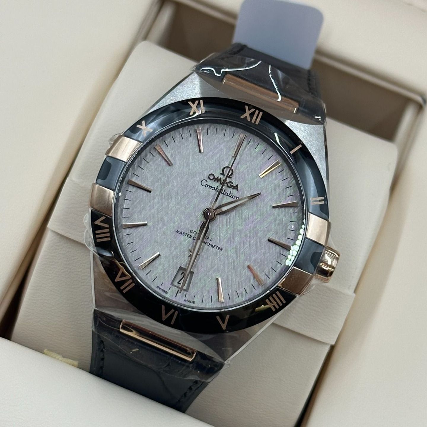 Omega Constellation 131.23.41.21.06.001 (2024) - Grey dial 41 mm Steel case (8/8)