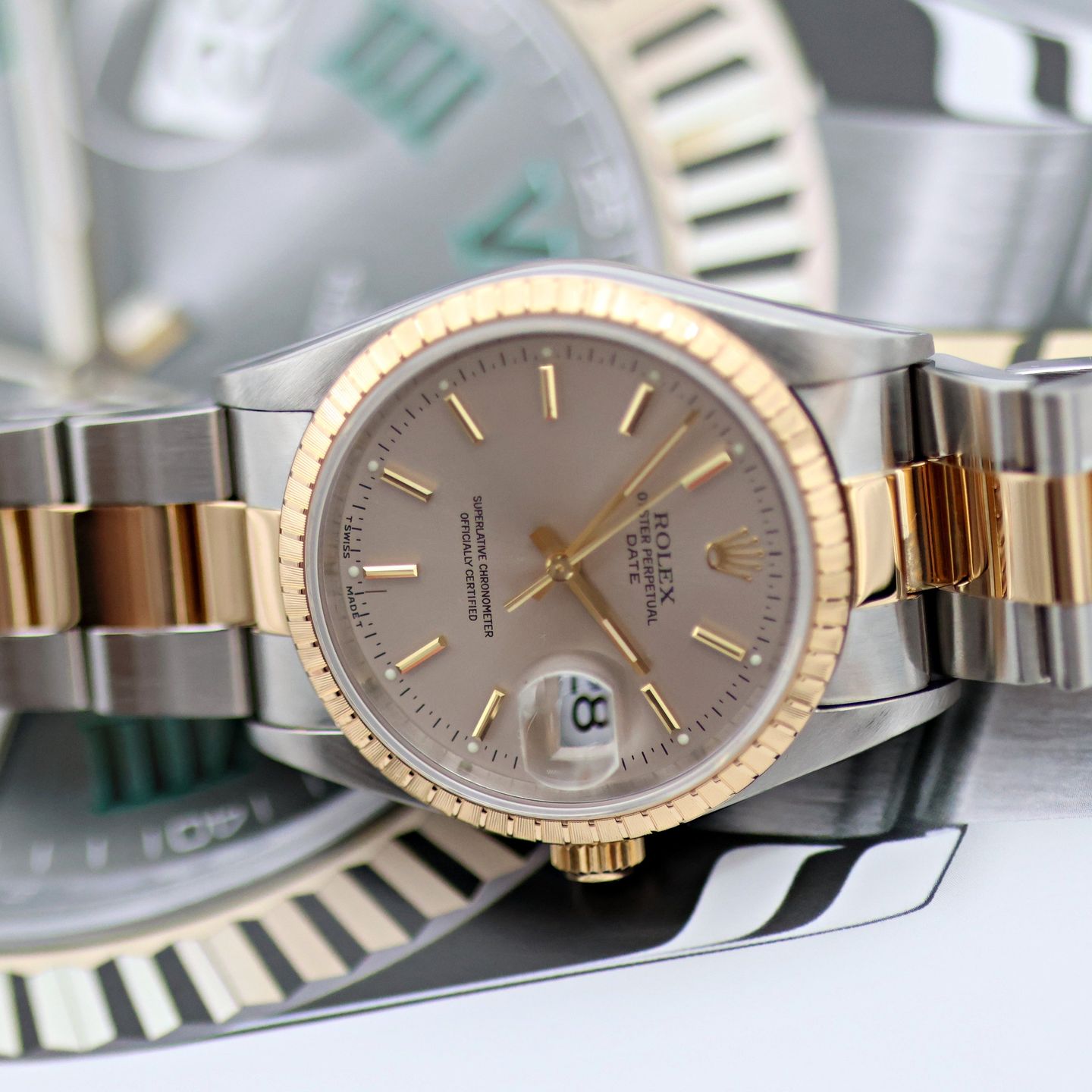 Rolex Oyster Perpetual Date 15233 - (8/8)
