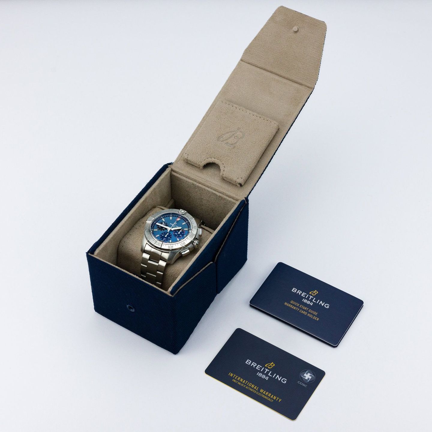 Breitling Avenger AB0147101C1A1 (2024) - Blauw wijzerplaat 44mm Staal (2/8)