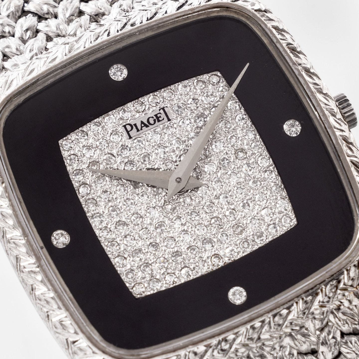 Piaget Vintage 9771 (1980) - Black dial 30 mm White Gold case (4/8)