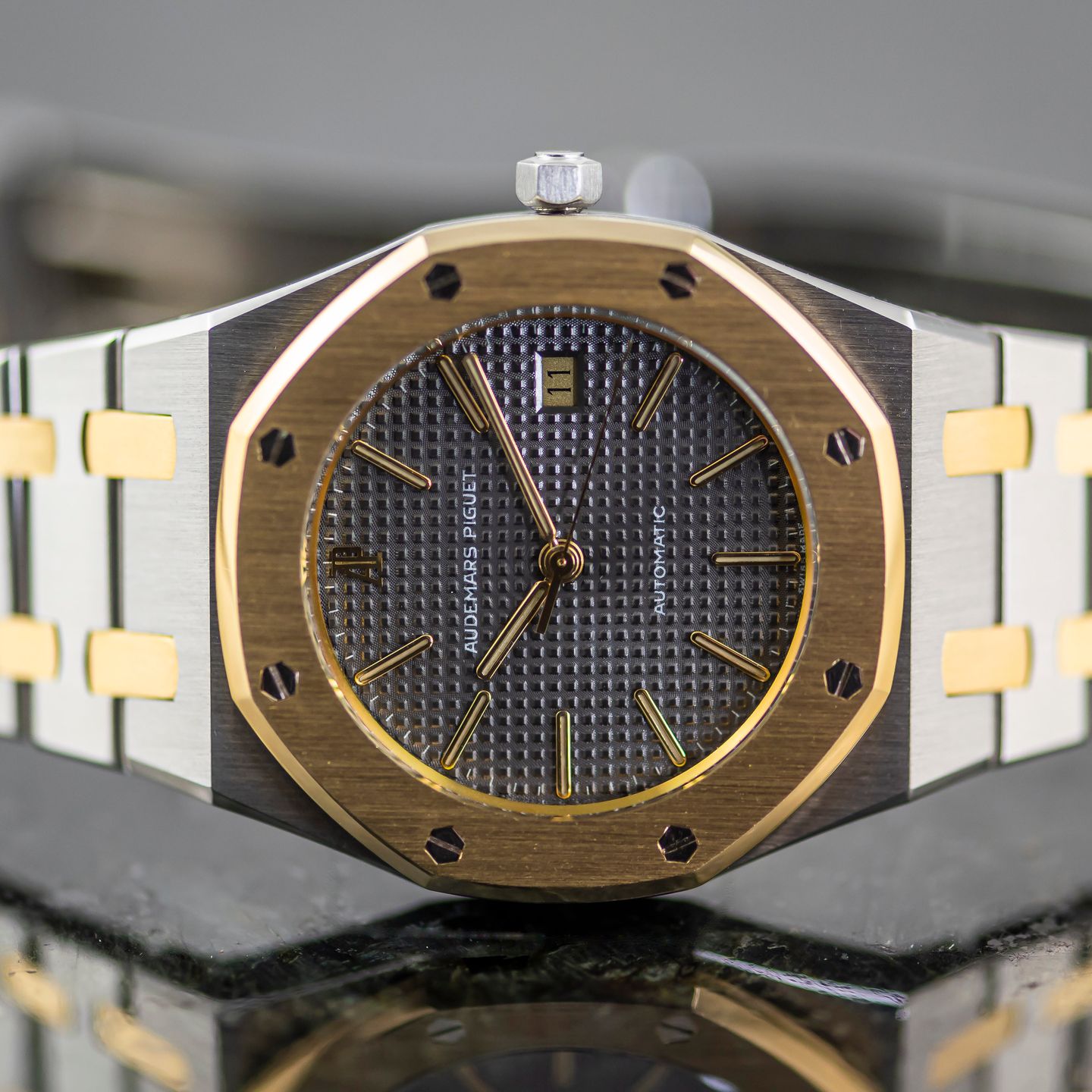 Audemars Piguet Royal Oak 14486SA.OO.0477SA.01 (1994) - Grijs wijzerplaat 36mm Goud/Staal (2/8)