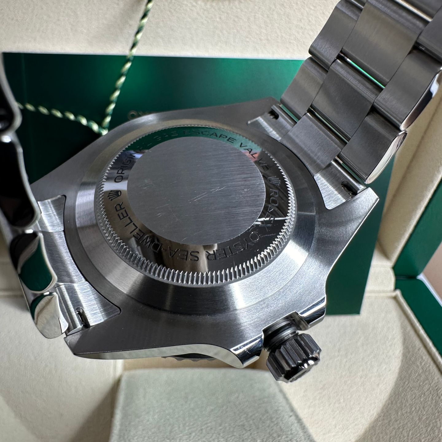 Rolex Sea-Dweller 126600 (2021) - Black dial 43 mm Steel case (6/8)