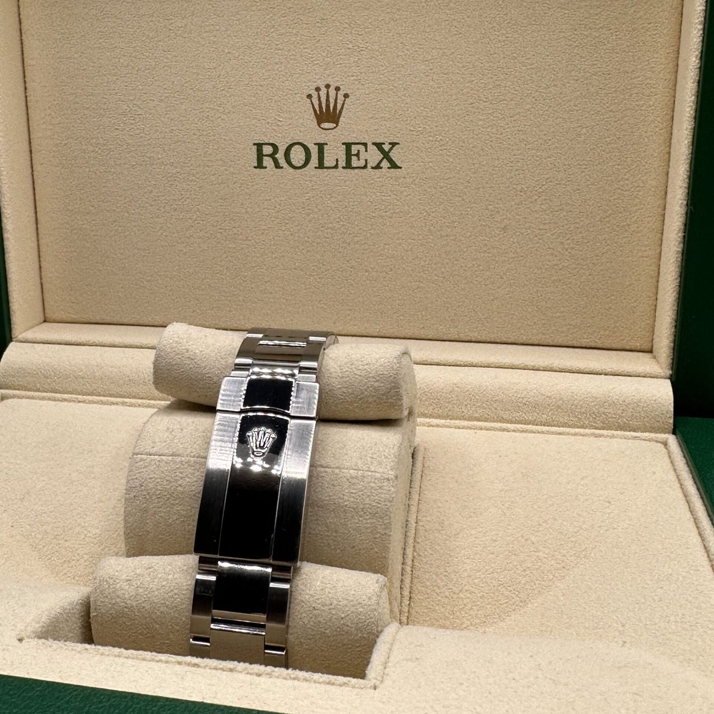 Rolex Oyster Perpetual Date 115234 (2021) - Zwart wijzerplaat 34mm Staal (2/5)