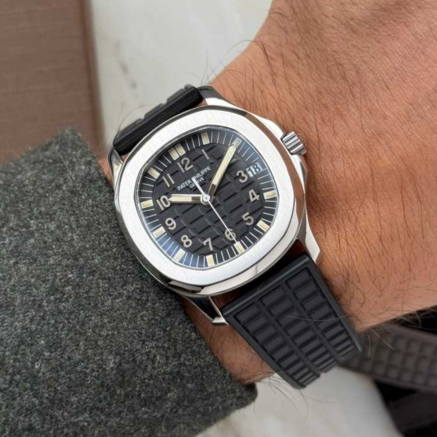 Patek Philippe Aquanaut 5066 (2000) - Zwart wijzerplaat 36mm Staal (6/8)