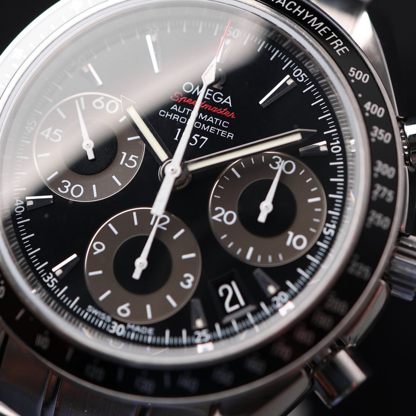 Omega Speedmaster Date 323.30.40.40.01.001 - (5/6)
