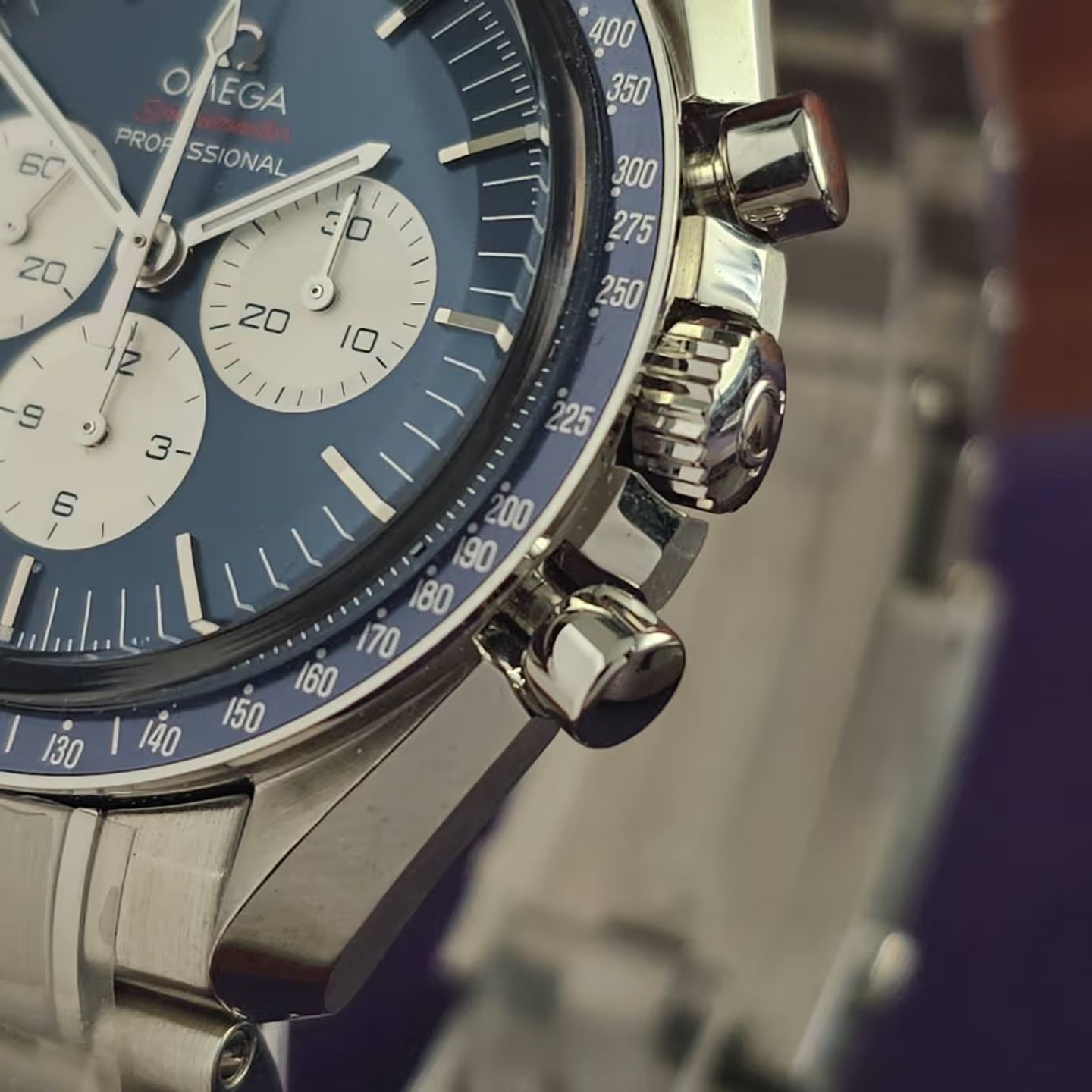 Omega Speedmaster Professional Moonwatch 522.30.42.30.03.001 - (3/4)