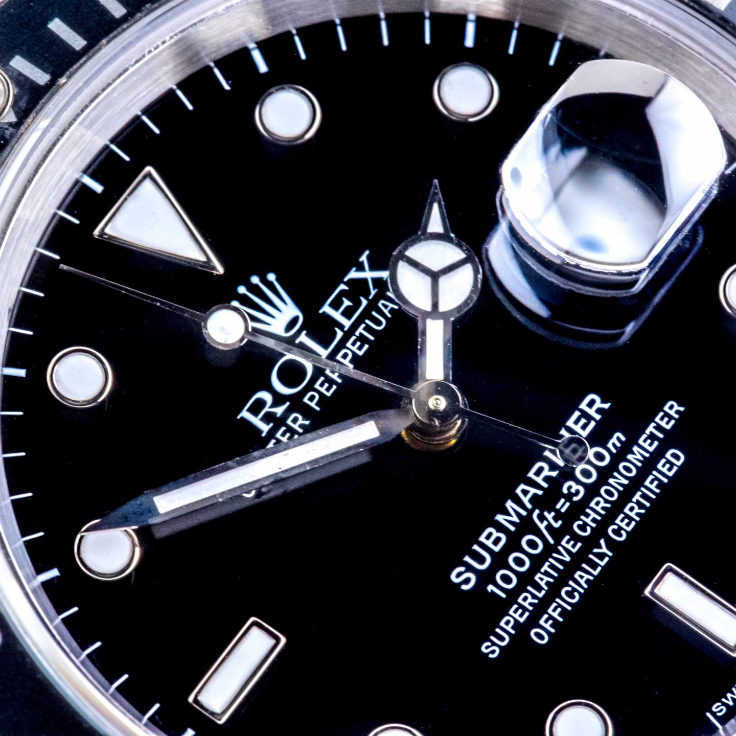 Rolex Submariner Date 16610 (1995) - Black dial 40 mm Steel case (2/8)